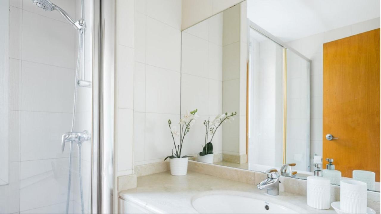 Bonito Duplex Con Piscina En Barcelona&Playa Apartment Tiana ภายนอก รูปภาพ