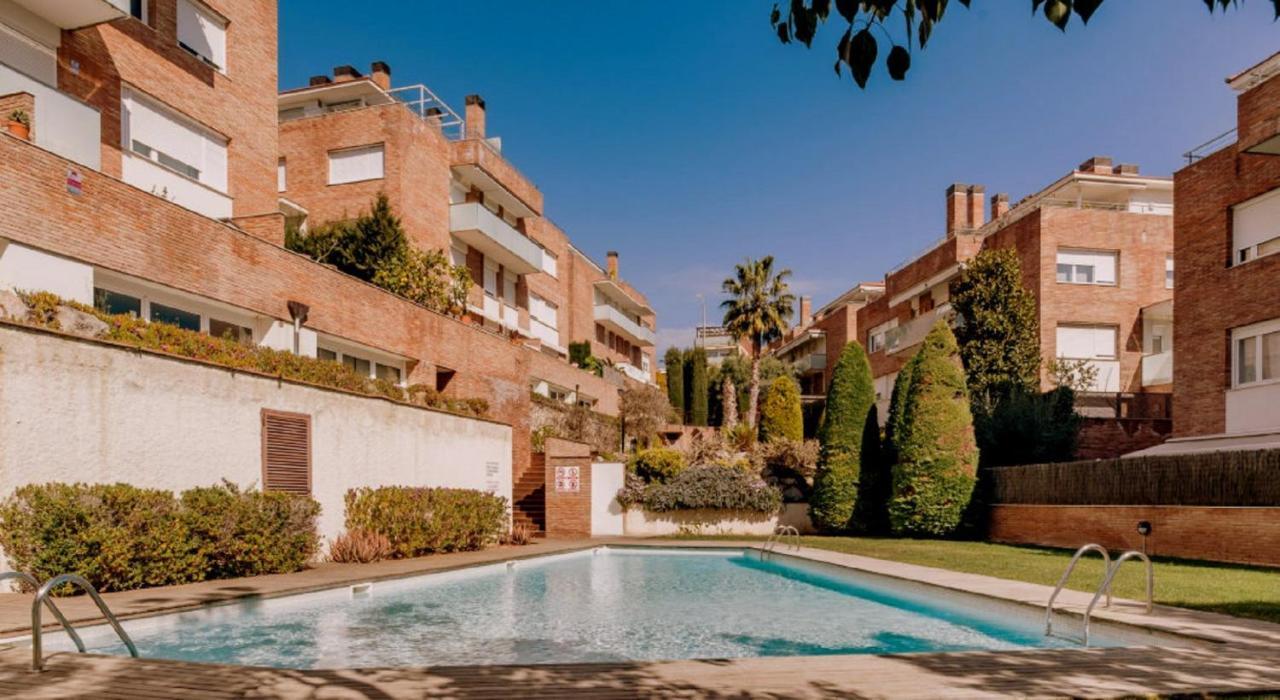 Bonito Duplex Con Piscina En Barcelona&Playa Apartment Tiana ภายนอก รูปภาพ