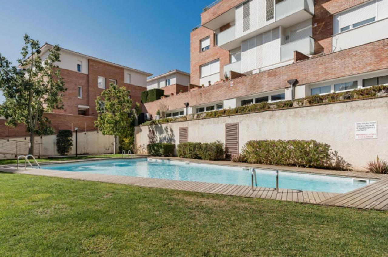 Bonito Duplex Con Piscina En Barcelona&Playa Apartment Tiana ภายนอก รูปภาพ