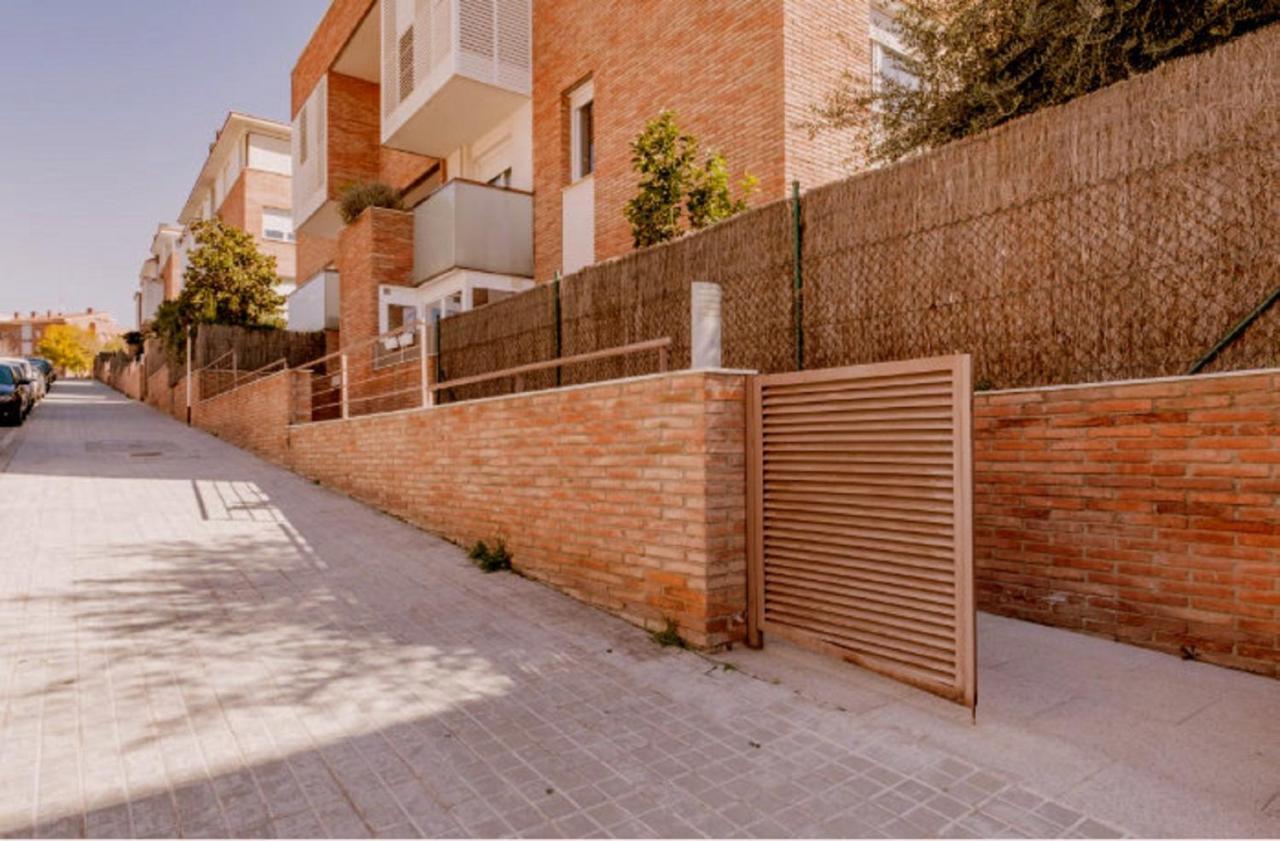 Bonito Duplex Con Piscina En Barcelona&Playa Apartment Tiana ภายนอก รูปภาพ