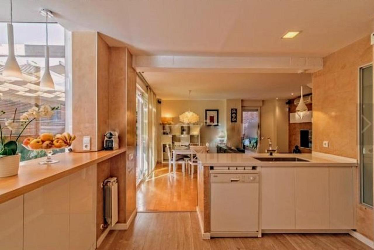Bonito Duplex Con Piscina En Barcelona&Playa Apartment Tiana ภายนอก รูปภาพ