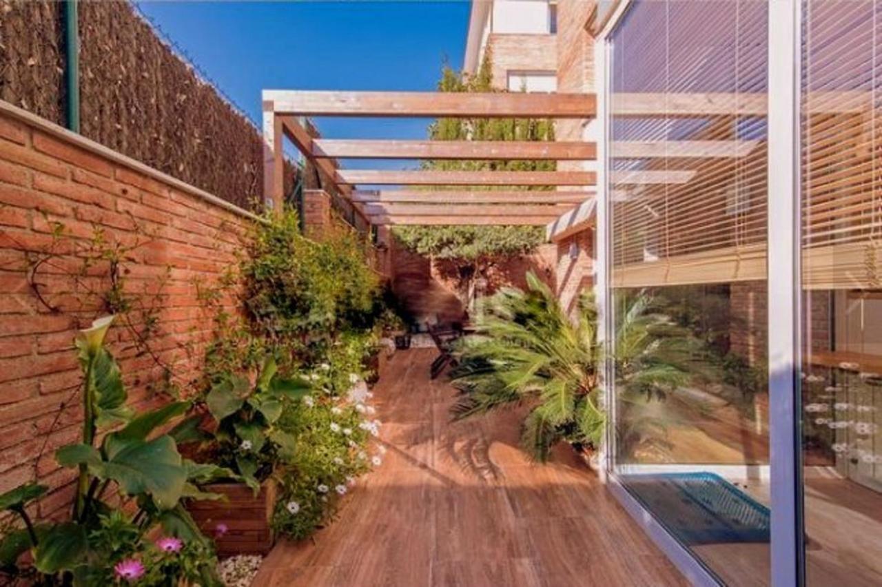 Bonito Duplex Con Piscina En Barcelona&Playa Apartment Tiana ภายนอก รูปภาพ
